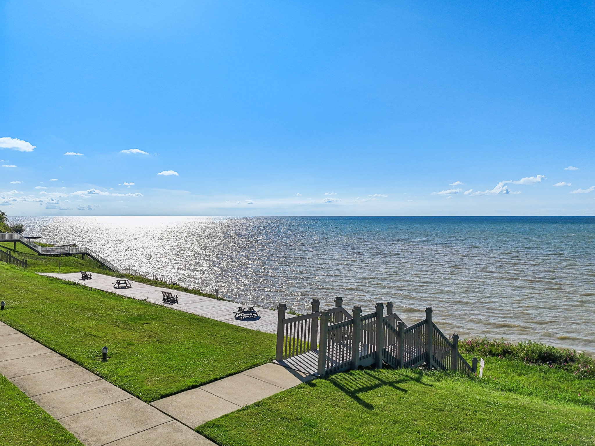Lake Rd W apt 1024-023.jpg