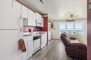 Lake Rd W apt 1024-004.jpg