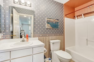 Lake Rd W apt 1024-007.jpg