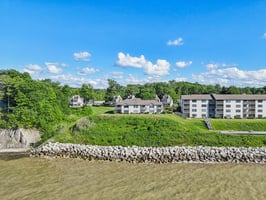Lake Rd W apt 1024-019.jpg