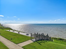 Lake Rd W apt 1024-023.jpg