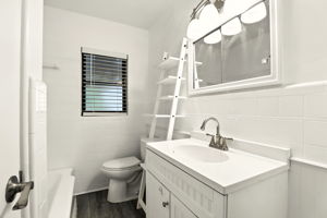 Photo 23