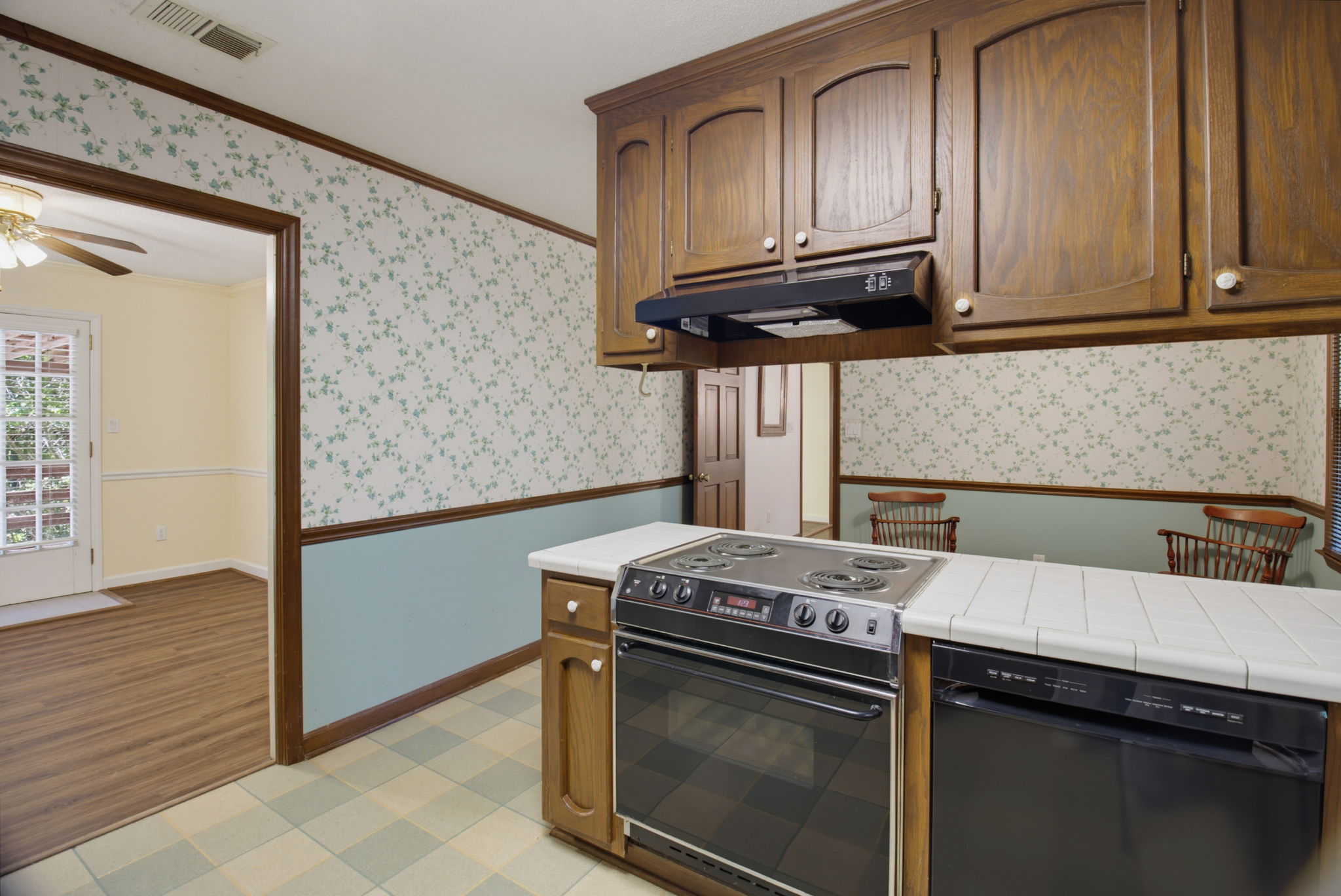 524 Eastwood Dr-10