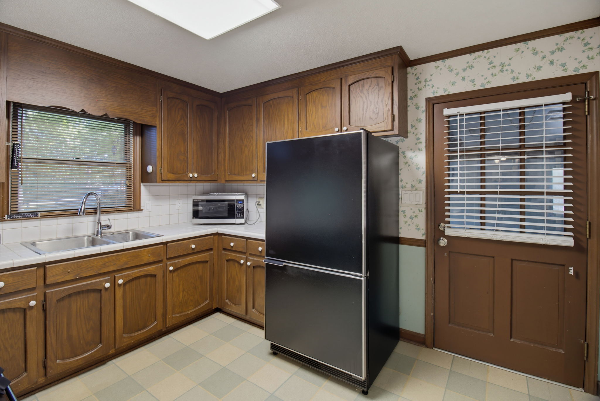 524 Eastwood Dr-12