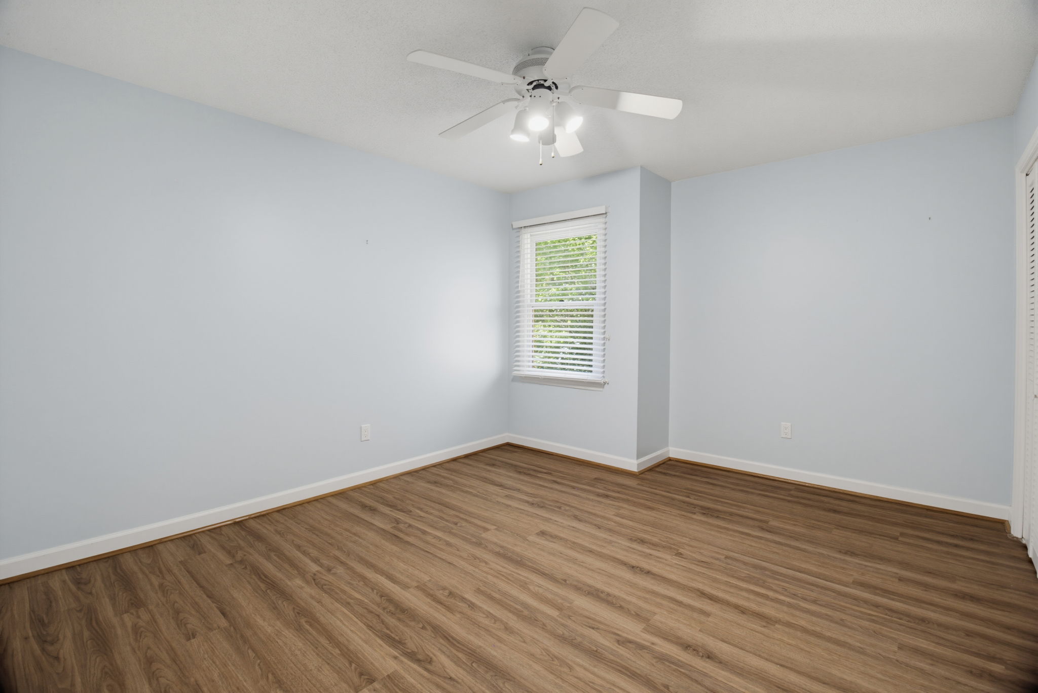 524 Eastwood Dr-21
