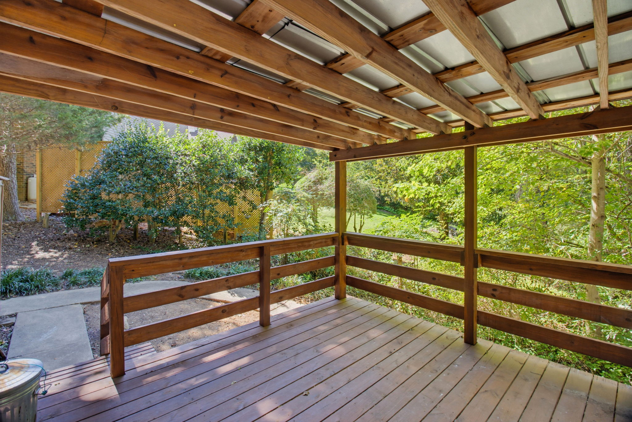524 Eastwood Dr-30