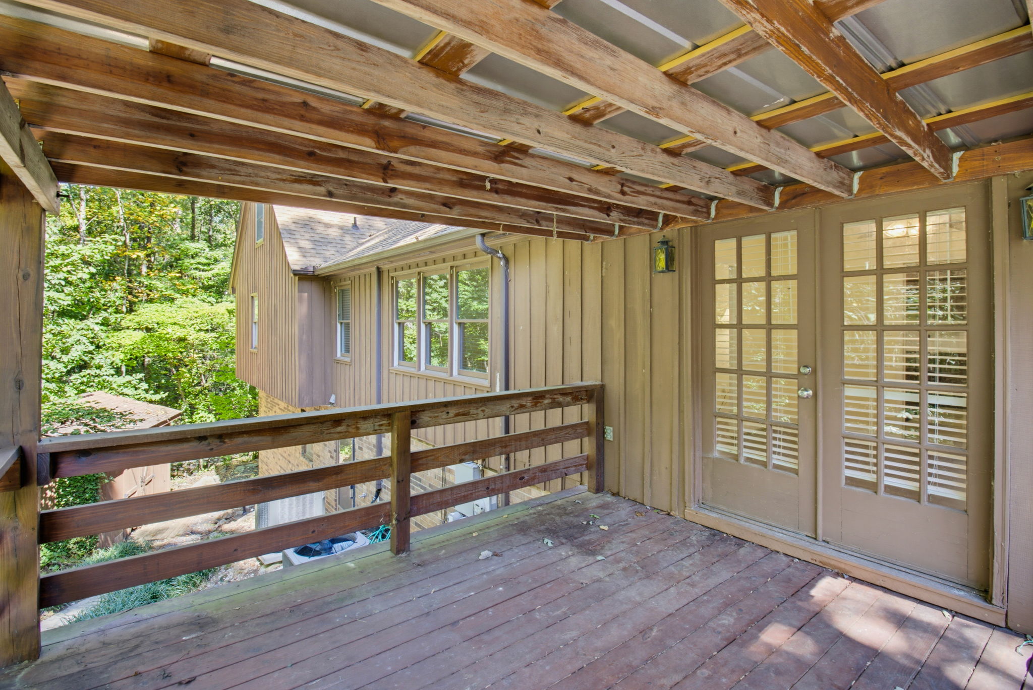 524 Eastwood Dr-31