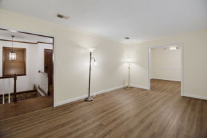 524 Eastwood Dr-5