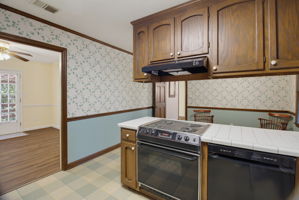 524 Eastwood Dr-10
