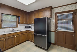 524 Eastwood Dr-12