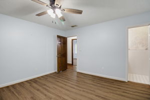 524 Eastwood Dr-15