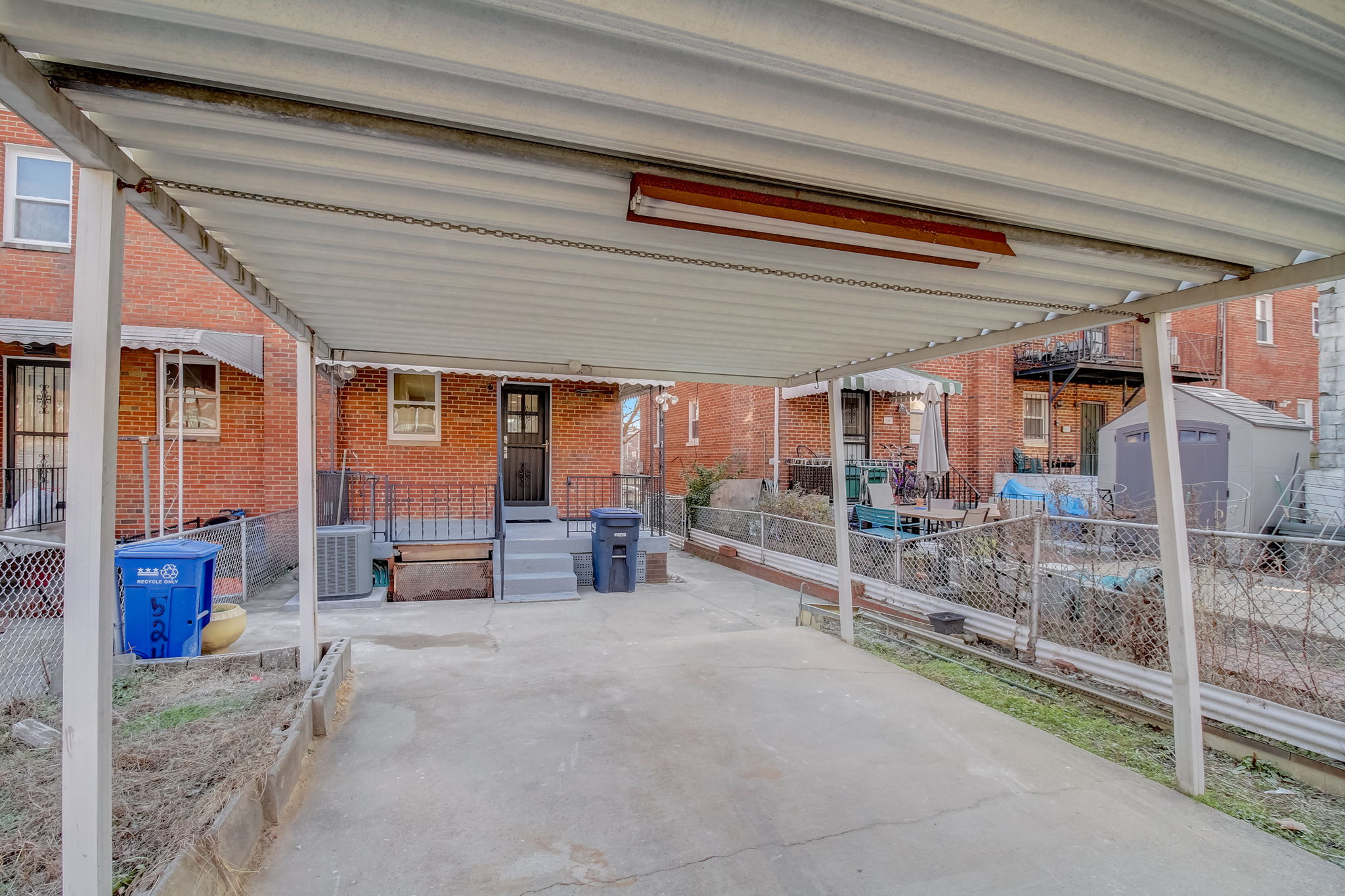 Oglethorpe St NE-041