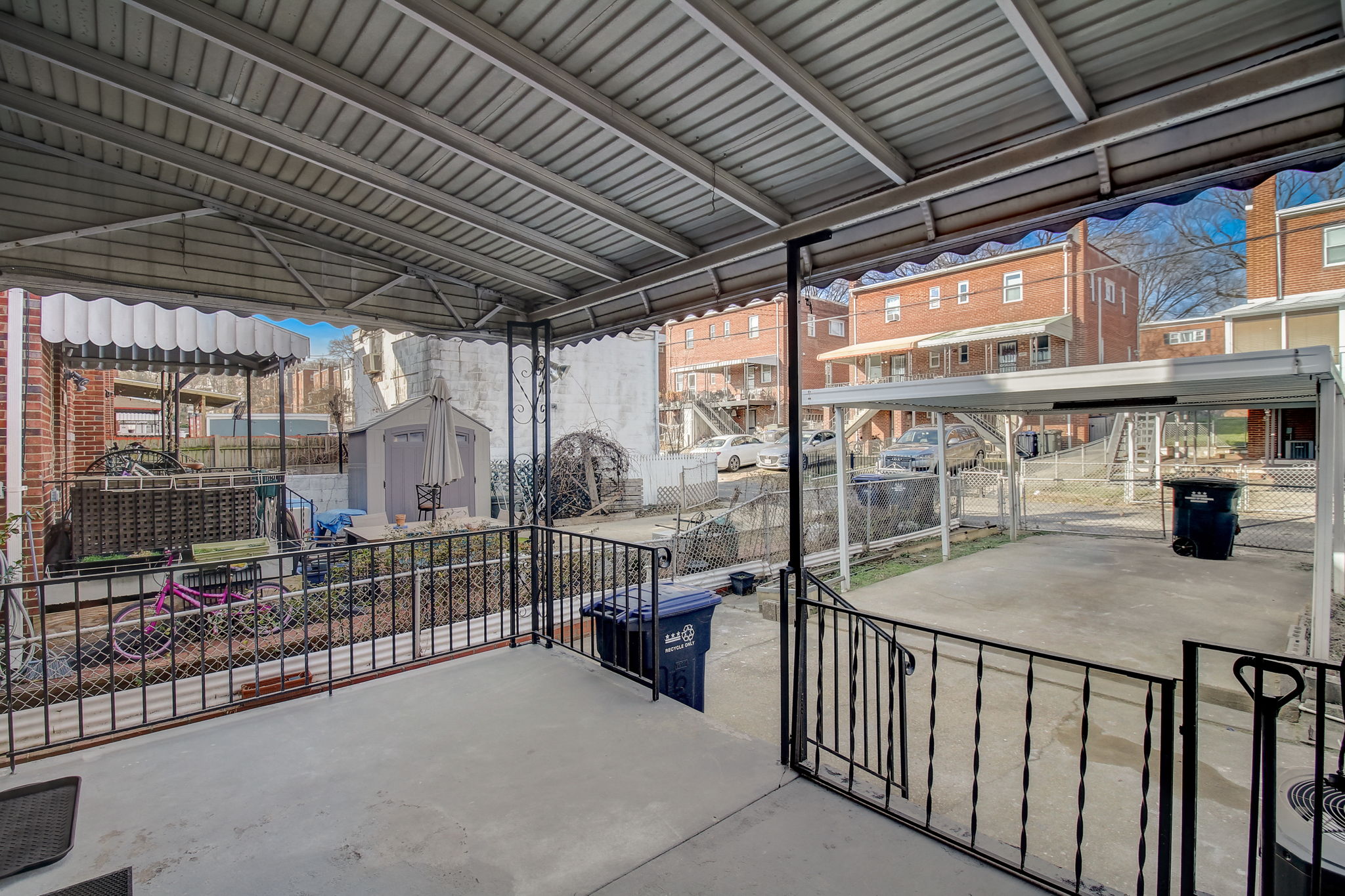 Oglethorpe St NE-039