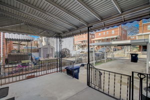 Oglethorpe St NE-039