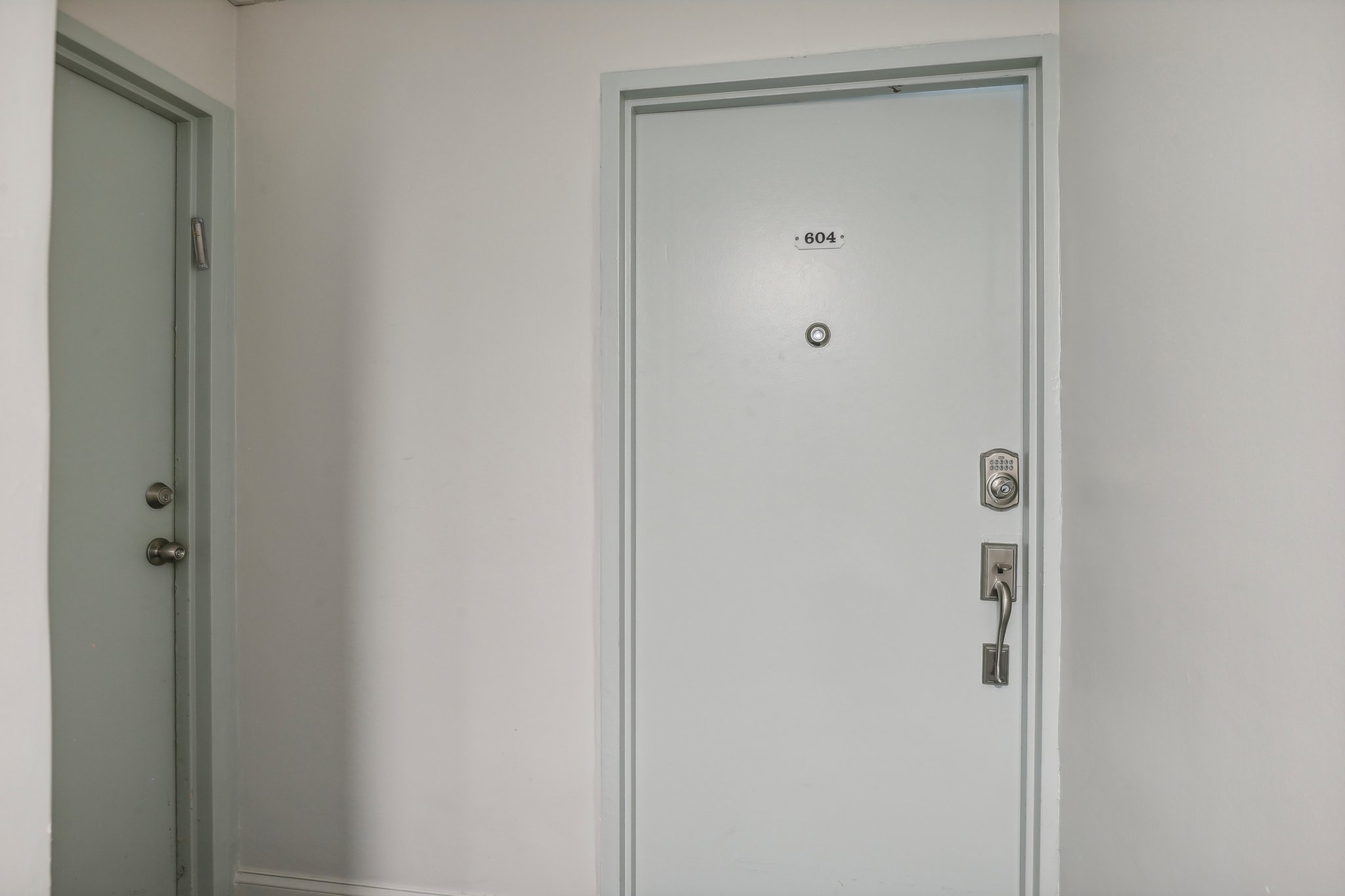 Orton Ave #604-005.jpg