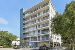 Orton Ave #604-002.jpg