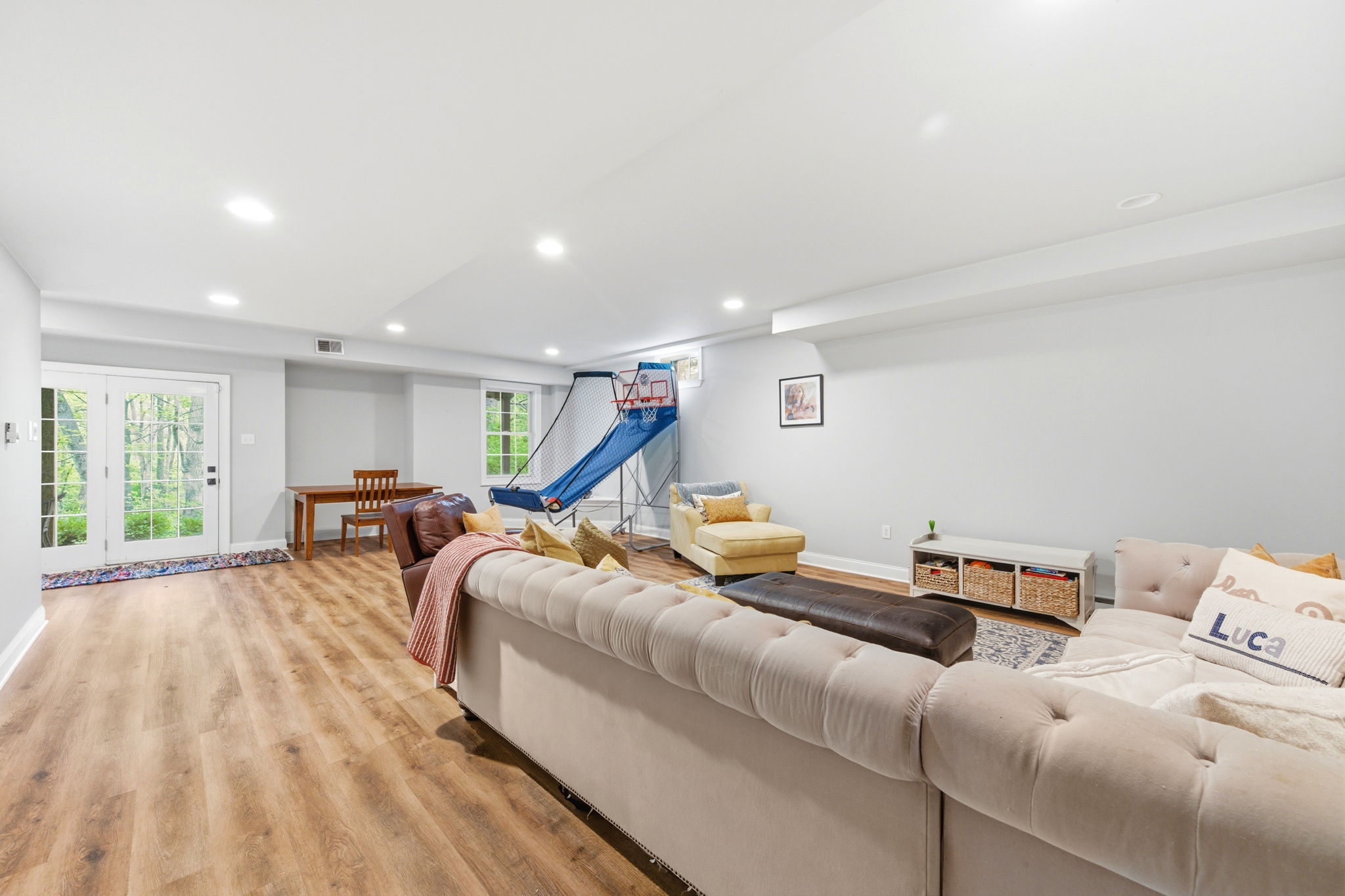 Interiors (51)