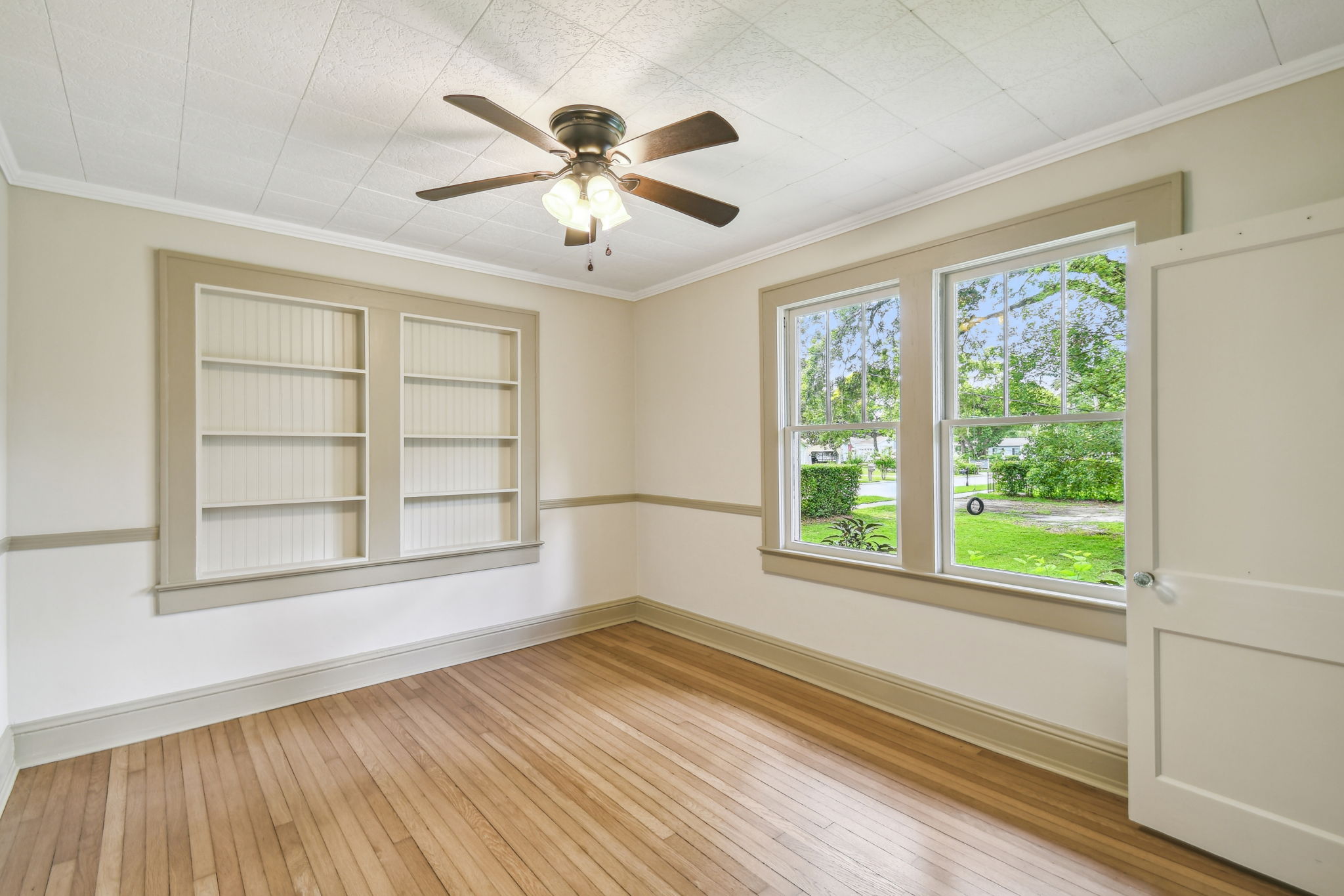 Bedroom 2 - 1st floor, has built-in display shelving