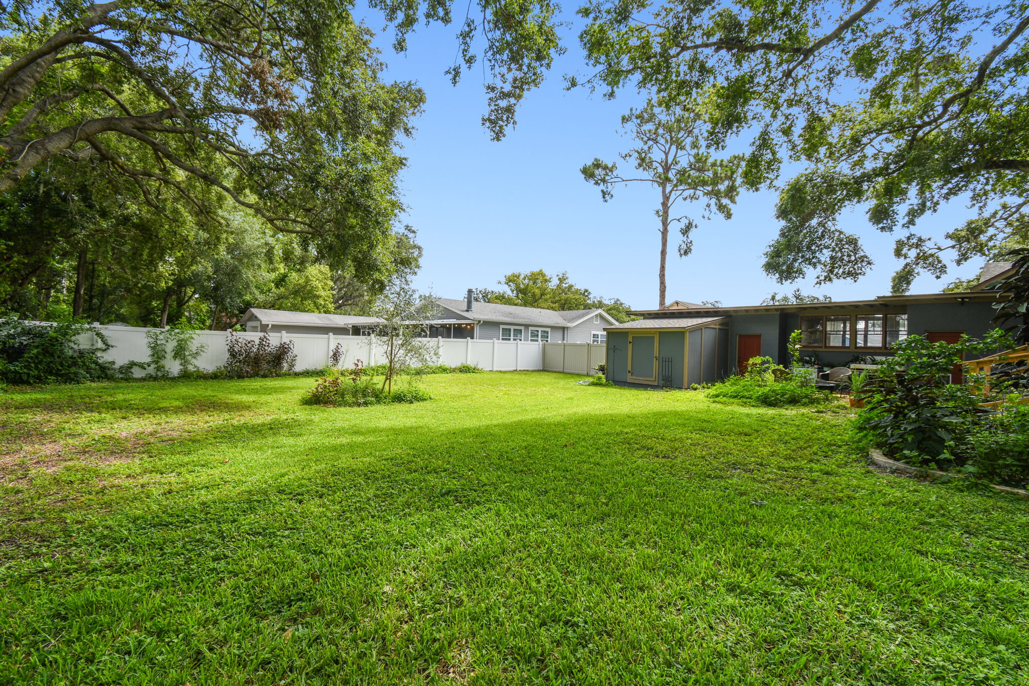 Enormous backyard with plenty of room for in-ground pool