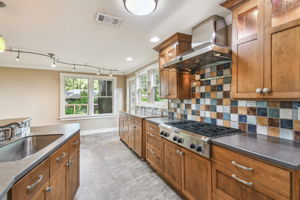 6 burner natural gas range with hood