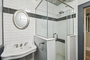 1st floor full bathroom