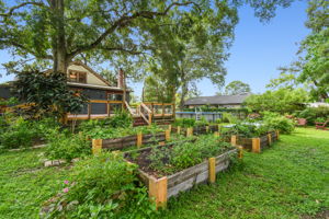 Multiple vegetable and herb garden planters