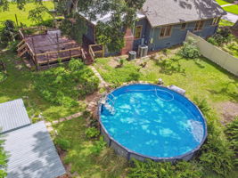 24X24 pool with automatic pump and ladder