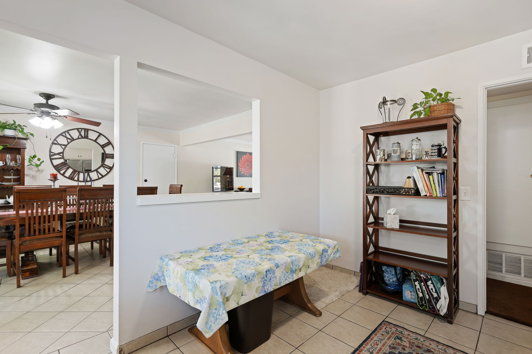 12-Breakfast Area