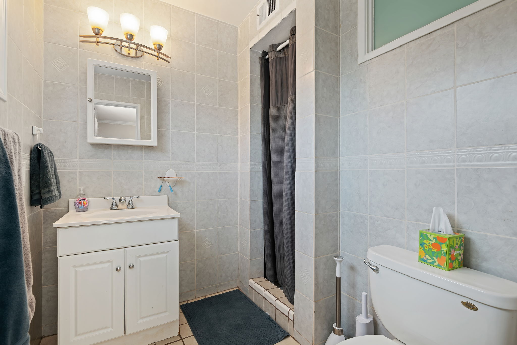 25-Bathroom