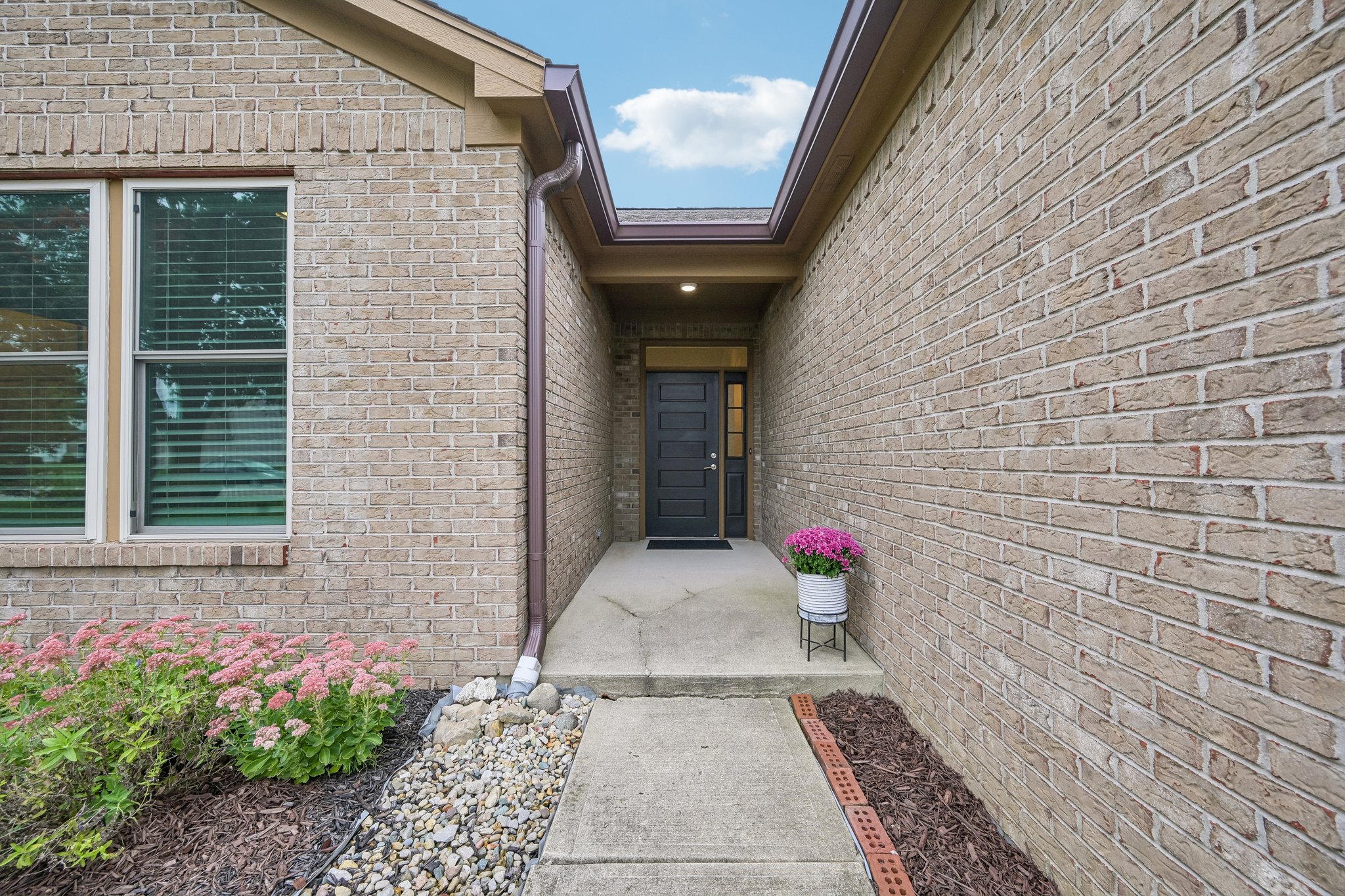 Zephyr Way-S2309-005.jpg