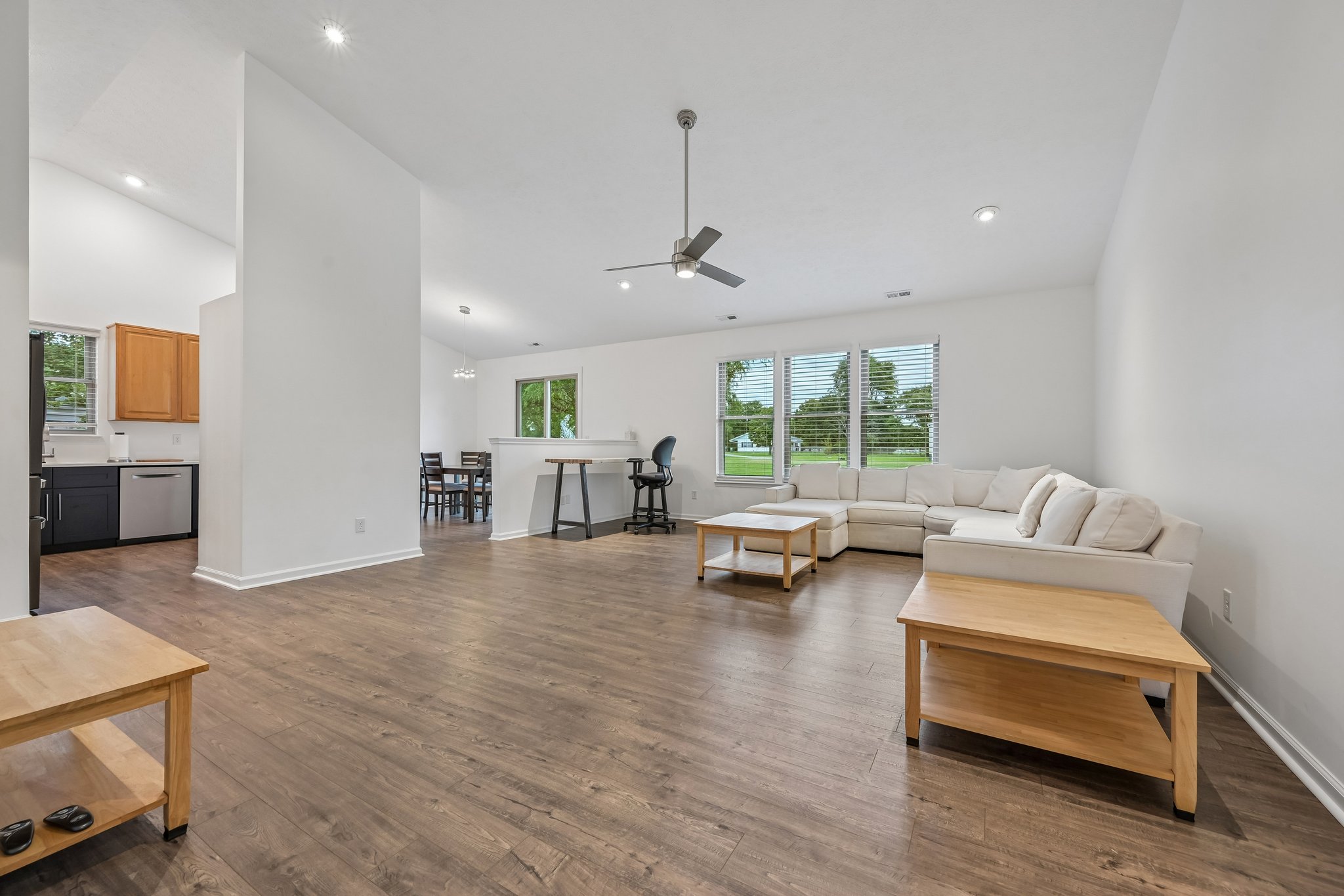Zephyr Way-S2309-007.jpg