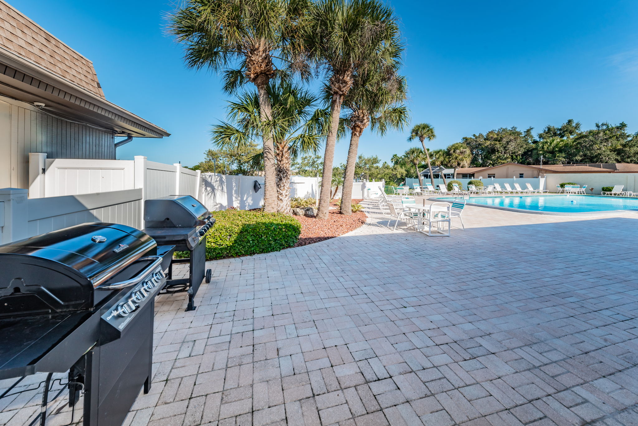 11-Club2 Grilling Area