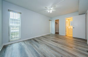 Master Bedroom 1b-2