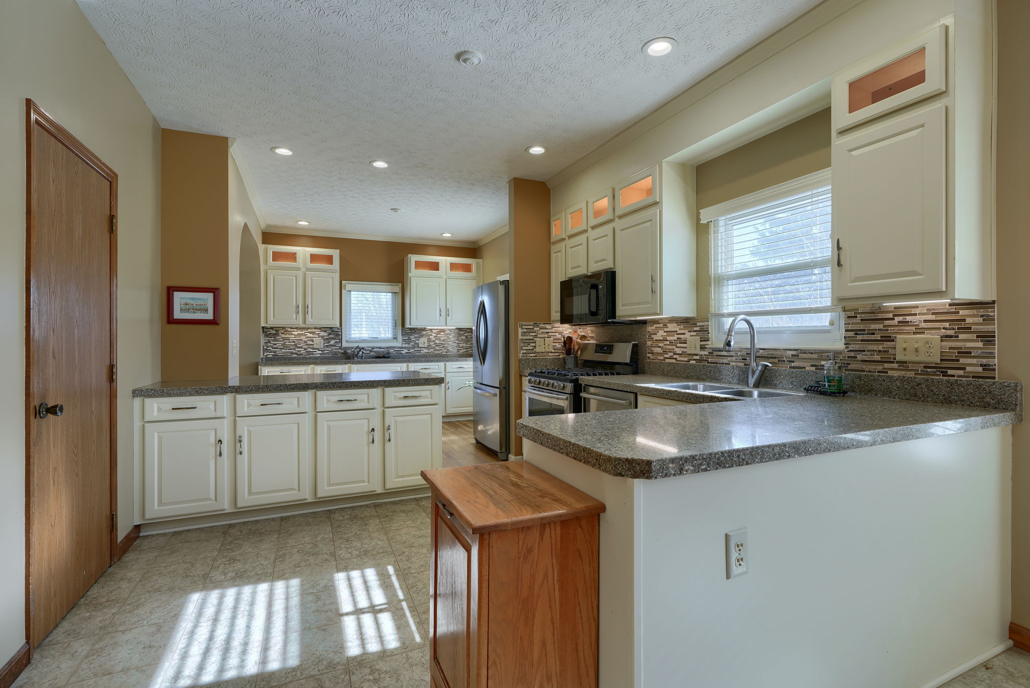 5245 Bressler Dr (48)