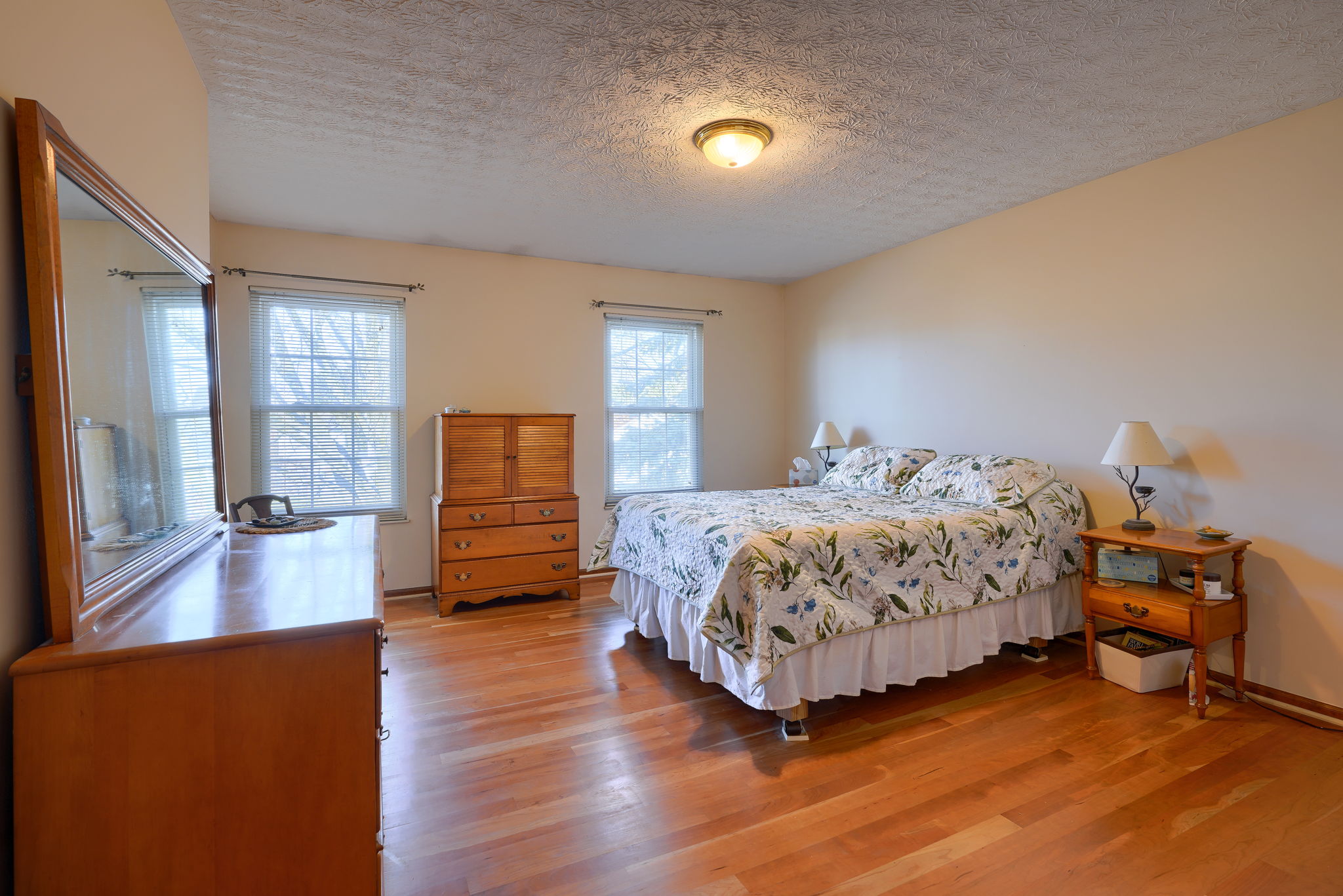 5245 Bressler Dr (24)