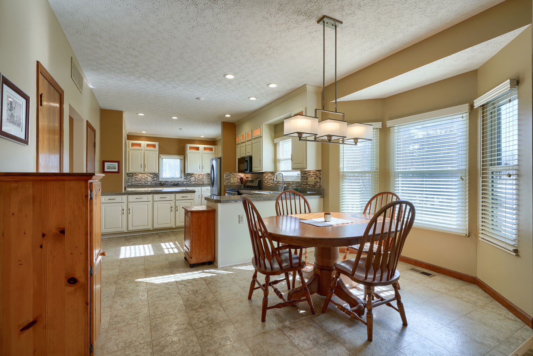 5245 Bressler Dr (49)