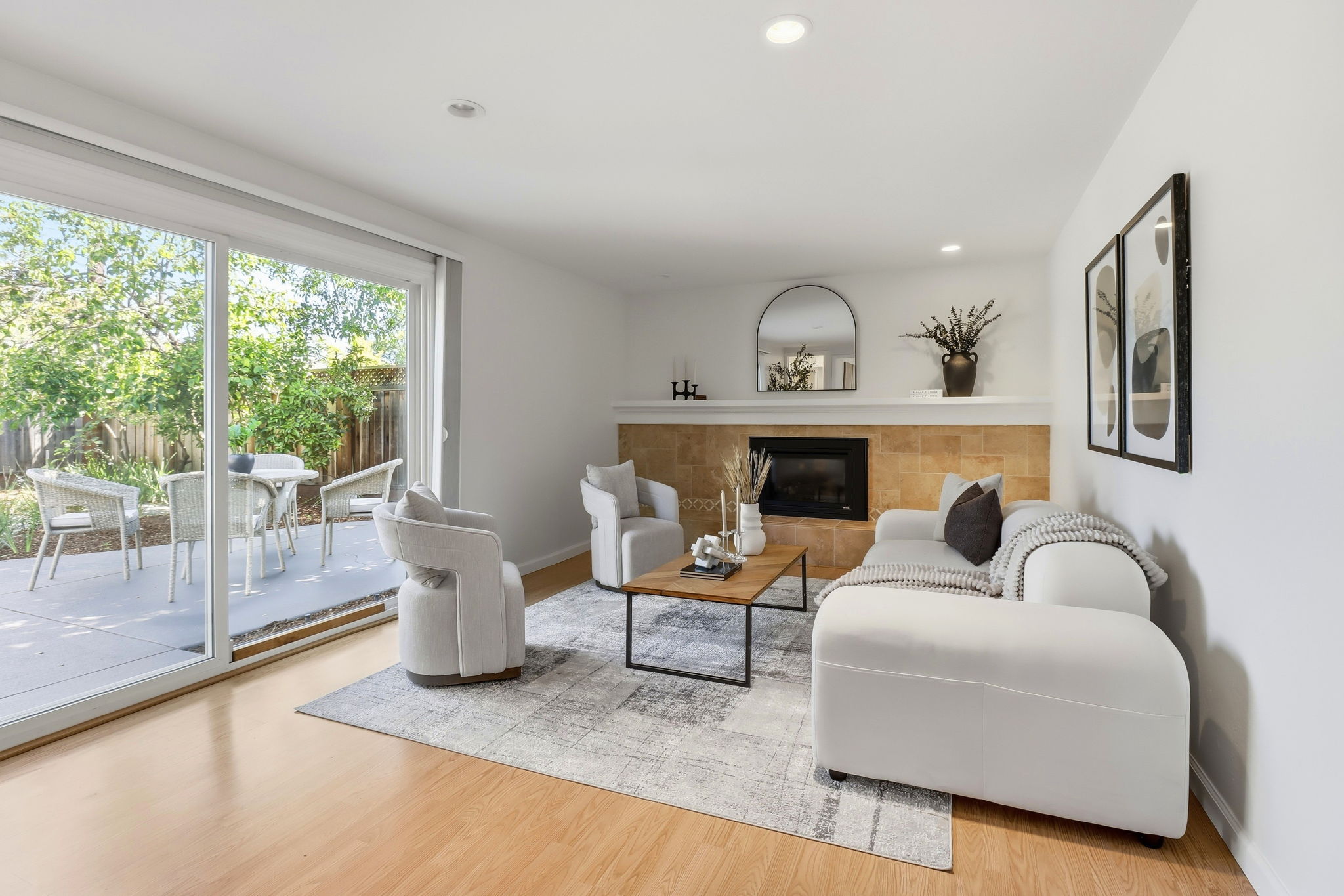 005_F8_5245 Bucknall Rd