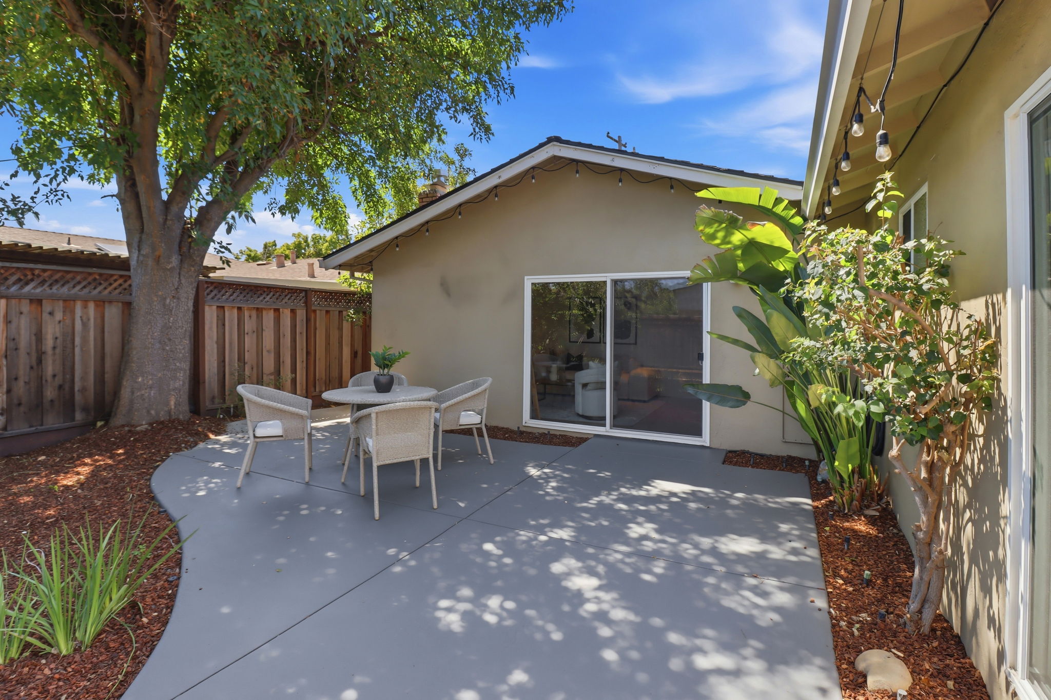 033_F8_5245 Bucknall Rd