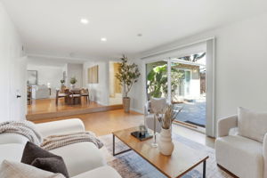 006_F8_5245 Bucknall Rd