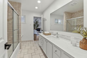 027_F8_5245 Bucknall Rd