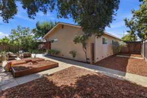 038_F8_5245 Bucknall Rd