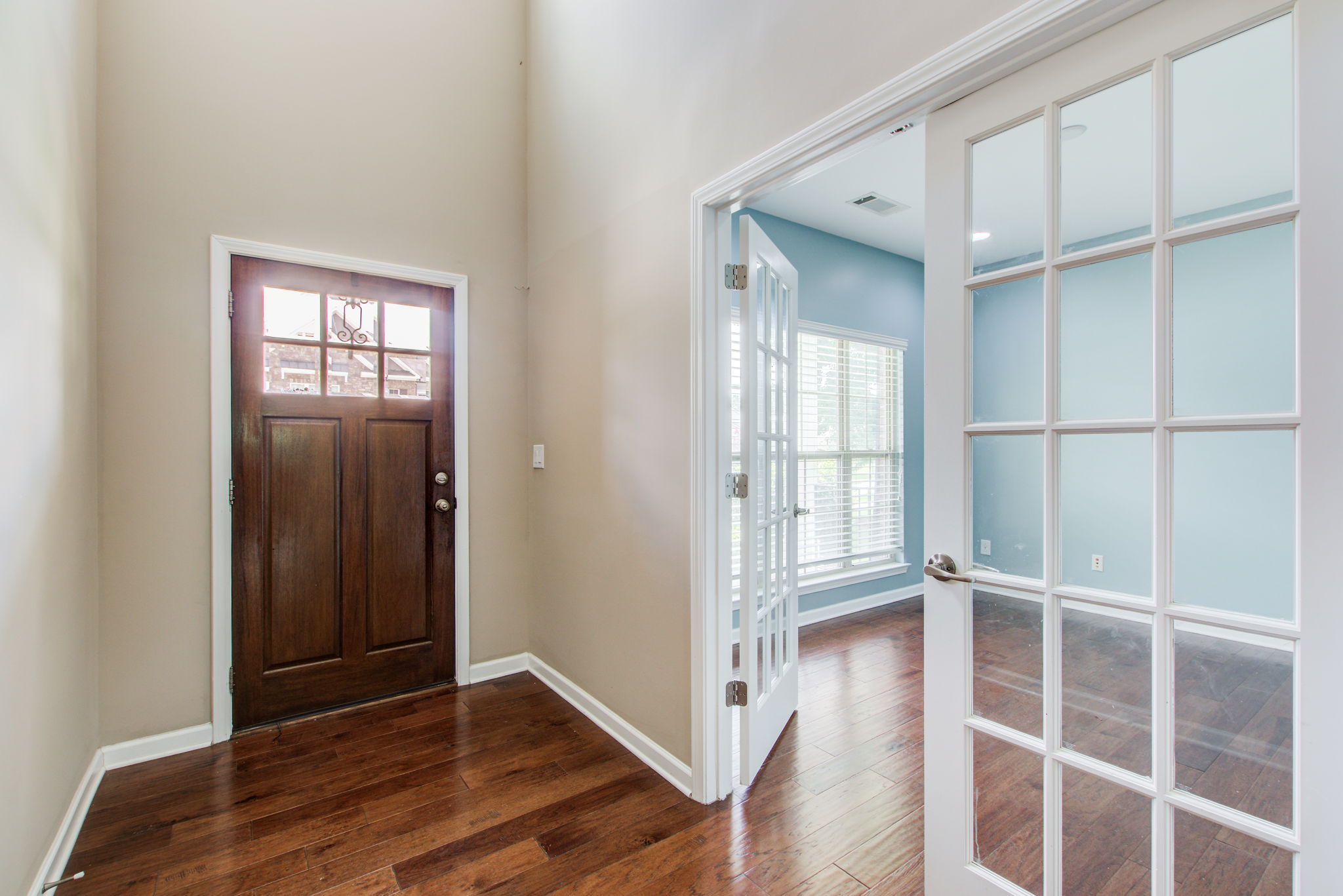 3 Entryway w Study