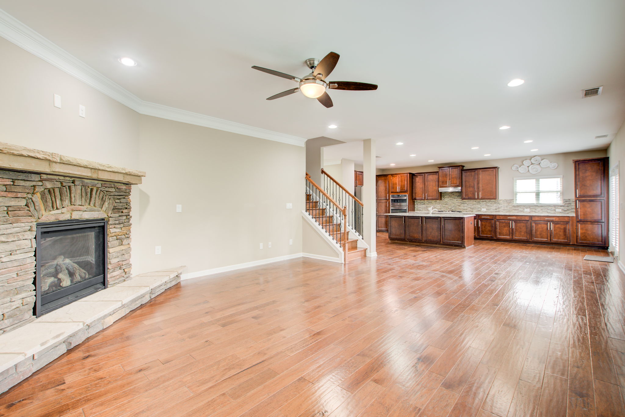 17 Living Room A w Kitchen