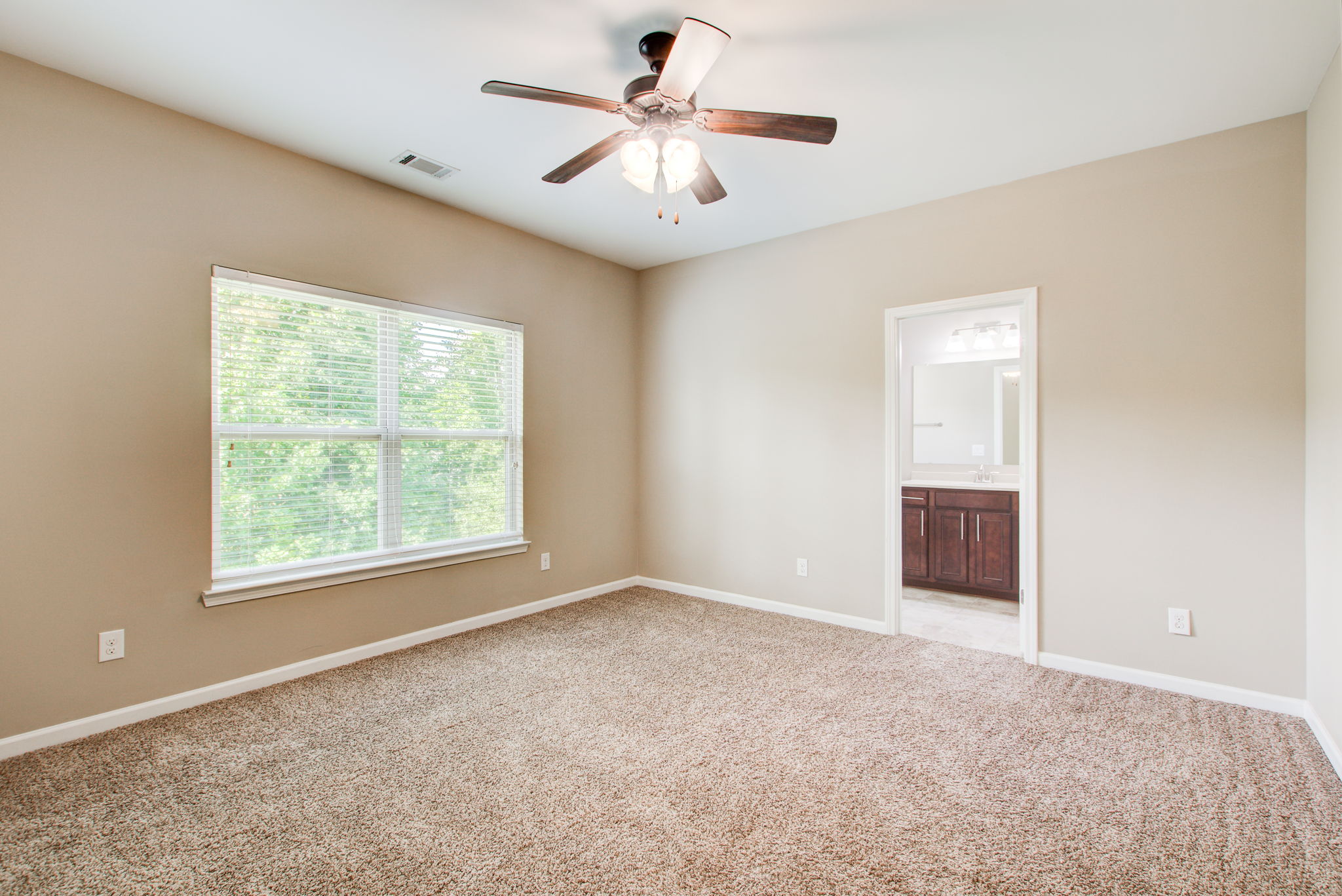 28 BR 2 w En Suite View