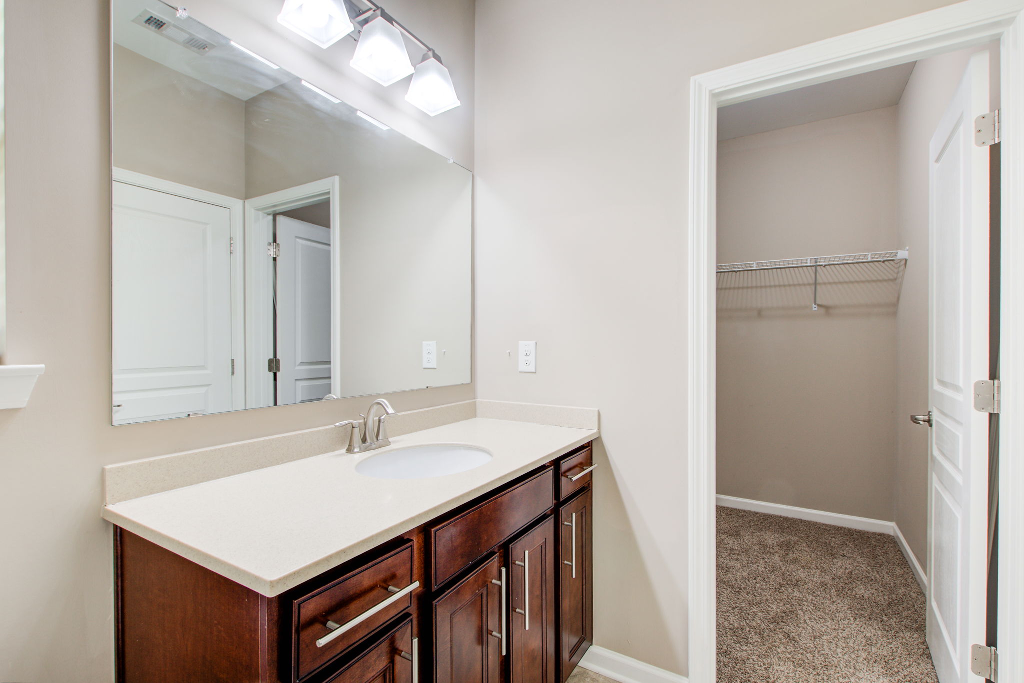 30 BR 2 En Suite B w Closet View