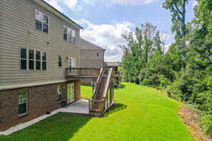 39 Aerial Ext Rear w Yard