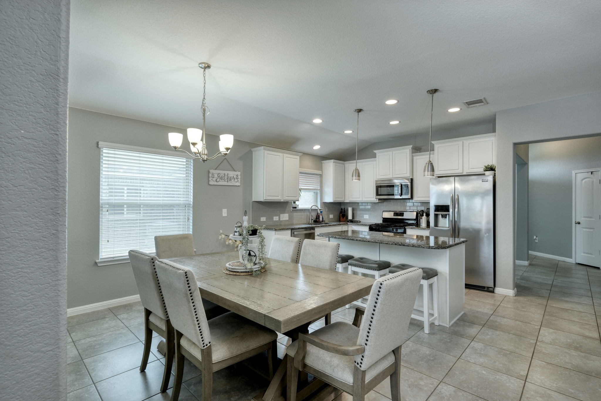 Dining/Kitchen