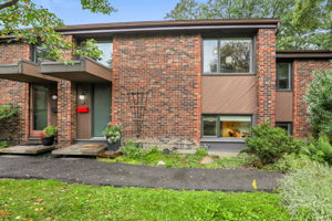  Photo 0