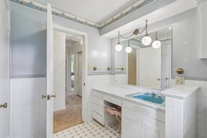 N Ben Franklin Rd-S0209-031.jpg