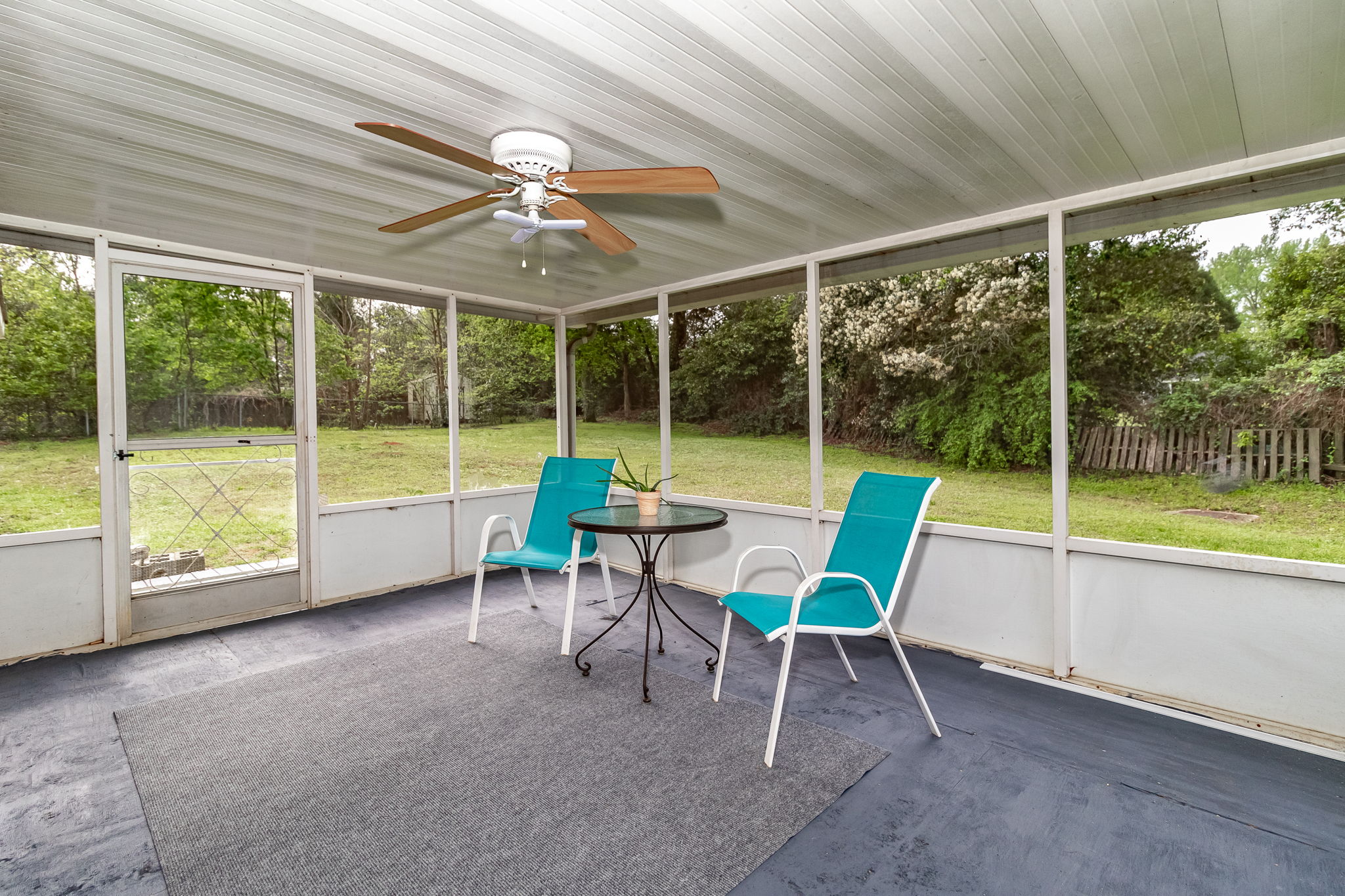 Screened-in Porch